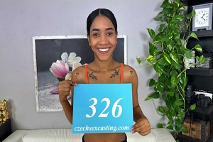 Linda Baker – Hot babe from Colombia is ready to