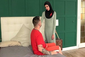 Macarena Lewis – A woman in hijab needs to use