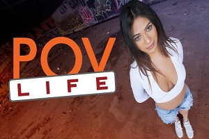 Reyna Belle – Reyna Makes It Rain