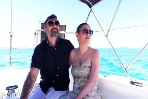 Amandine Pellissard – Croisette, boat trip: in Cannes, Amandine Pellissard and Chat-Bite are stars!