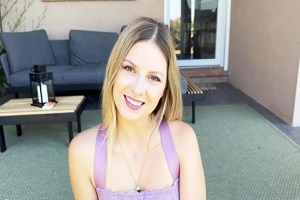 Rebecca & Elektra – Rebecca finds a beautiful connection with Elektra… 10 Rebecca & Elektra – Rebecca finds a beautiful connection with Elektra…