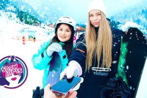 Alice Flore & Amelia Ost – Snowboarding makes us so horny 10 Alice Flore & Amelia Ost – Snowboarding makes us so horny