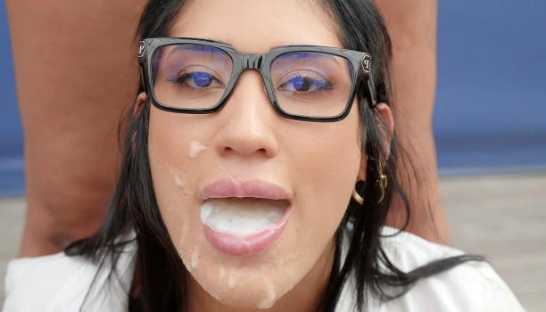 Angelina – Bukkake 73 loads 16 Angelina – Bukkake 73 loads