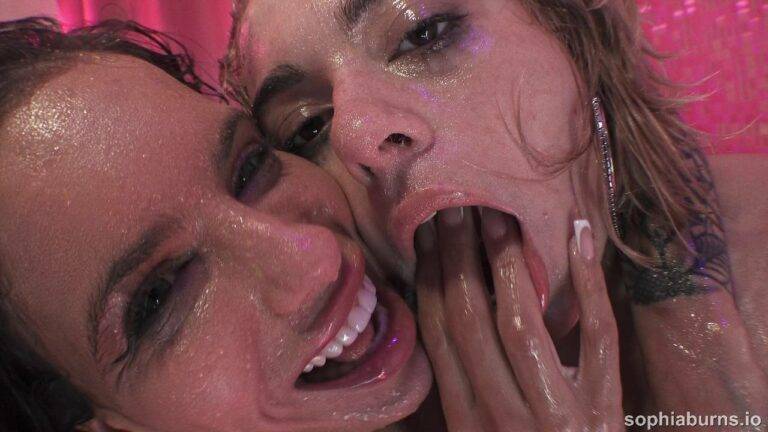 Sophia Burns & Jessy Pony Bathroom Beauties