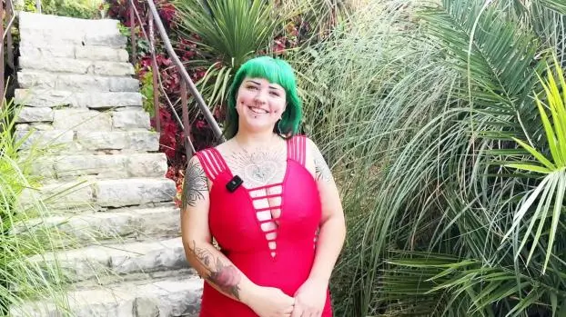 Lilith – 20-year-old Lilith loves letting go with two cocks!