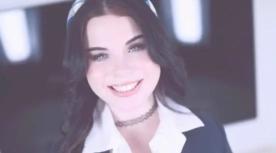 Lola Valentine – Fresh-Faced Lola Valentine Scores Some Extra Credit 14 Lola Valentine – Fresh-Faced Lola Valentine Scores Some Extra Credit