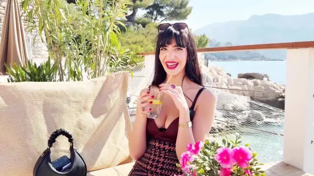 Lola – Lola, 25, takes on a challenge that impressed her…