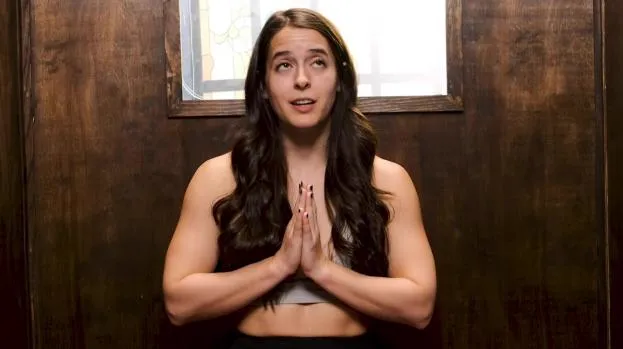 Abbie Maley – Gym Girl Hits The Glory Hole
